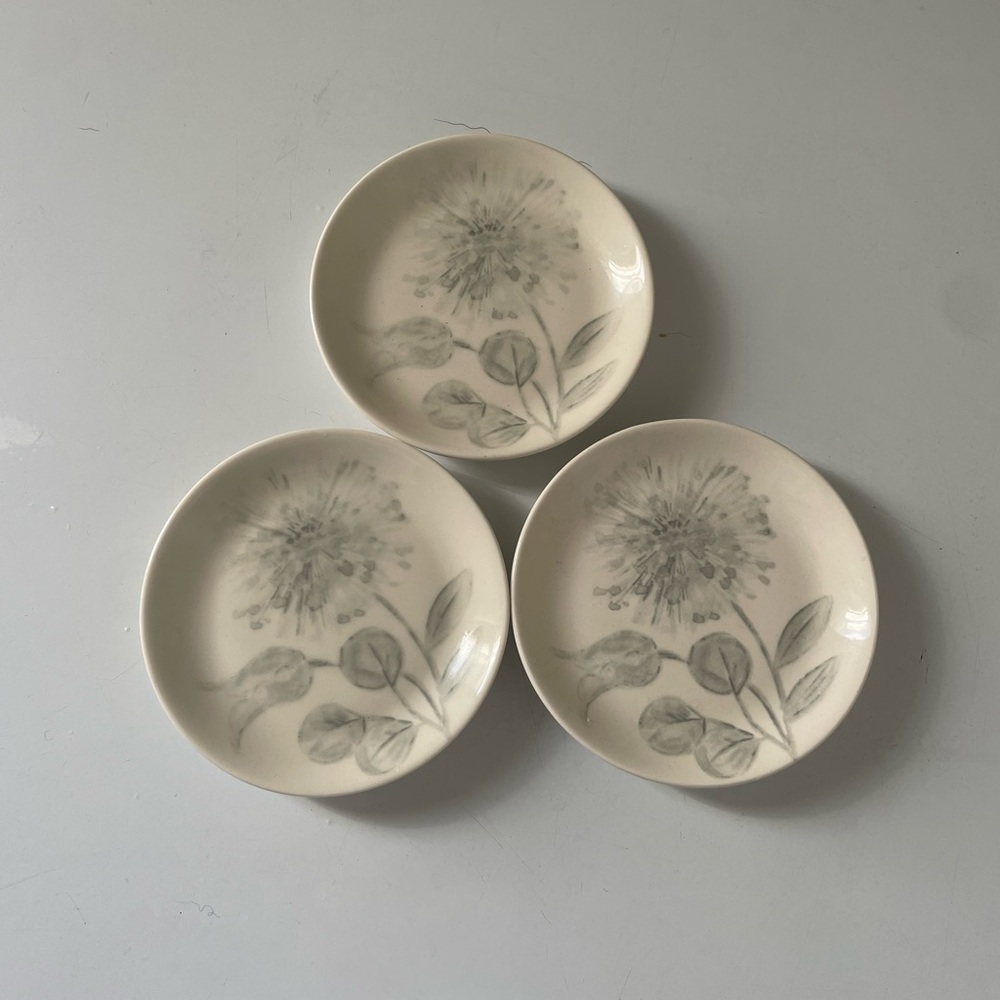 Lenox Cream Plates with Soft Gray Botanical Design
